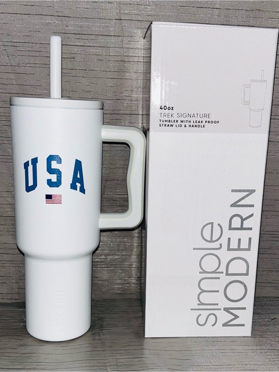Other - USA 40oz simple modern USA Signature Tumbler with Handle
